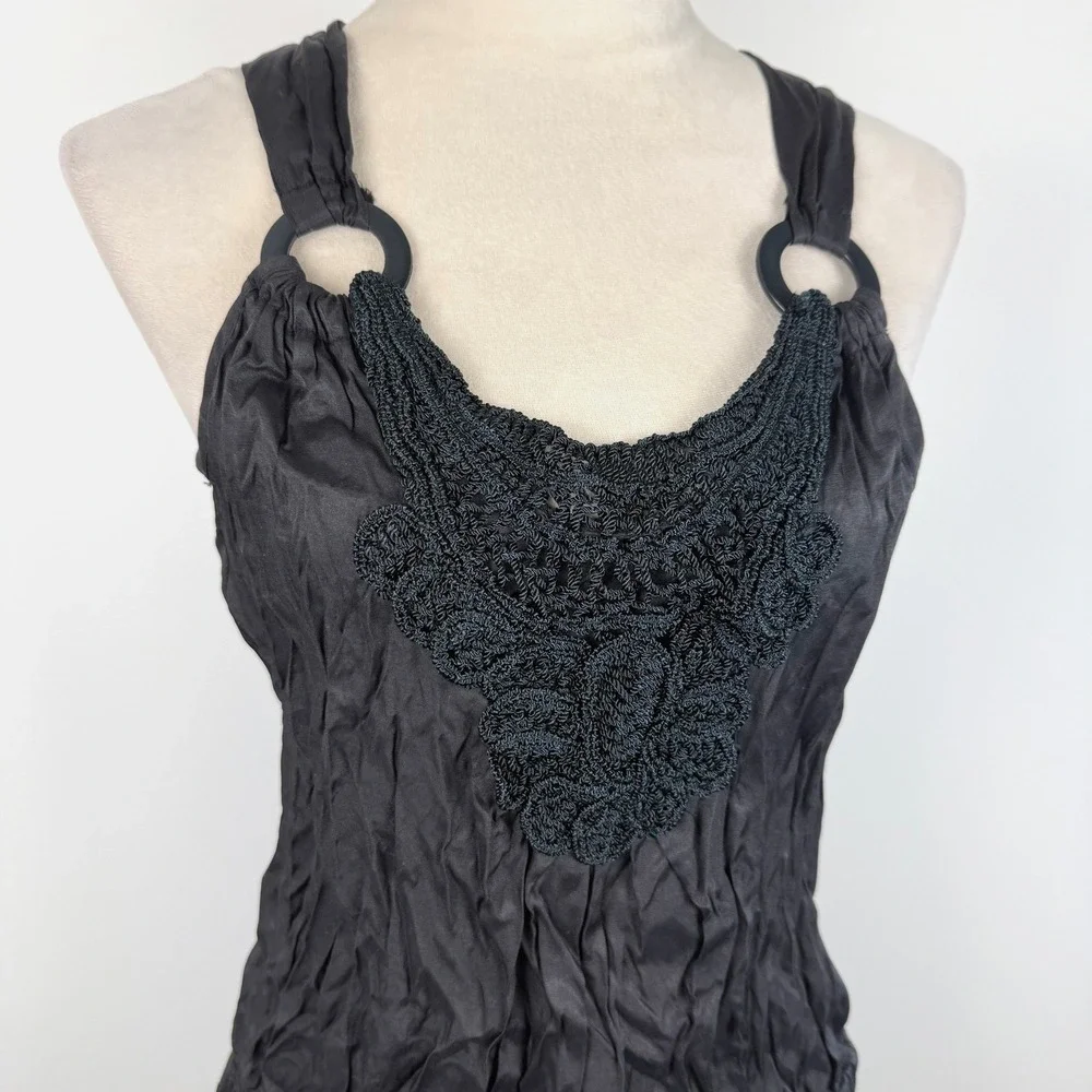 Mi ami Womens Black Crochet Lace Bib Tank Top Crinkle Drop Waist Front Tie Sz Sm